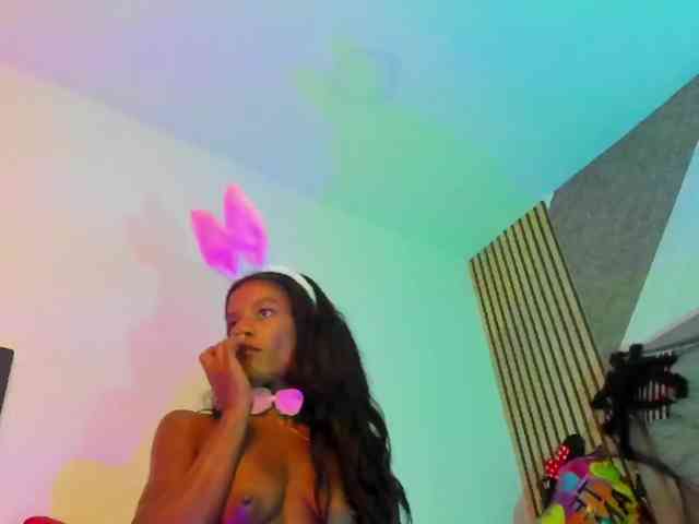 daffnelewis webcam