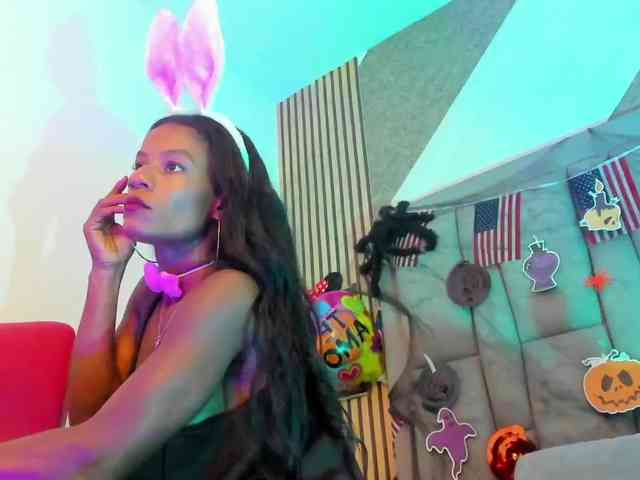 daffnelewis webcam