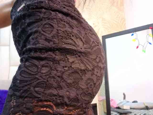 daffnelewis Live Webcam on BongaCams