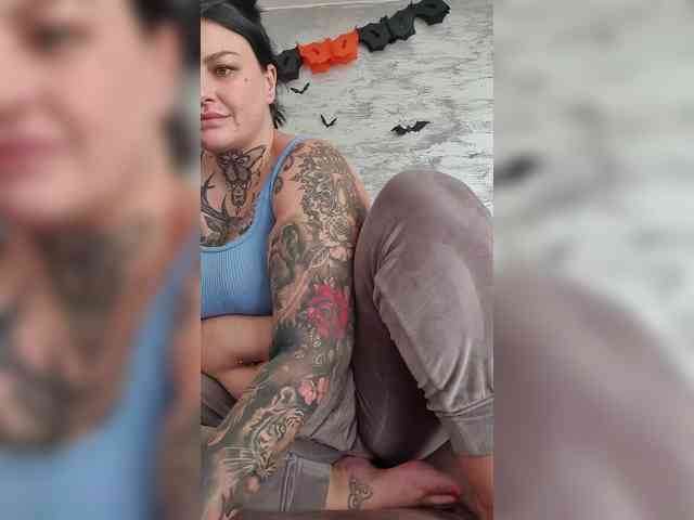 CannabisQueen webcam