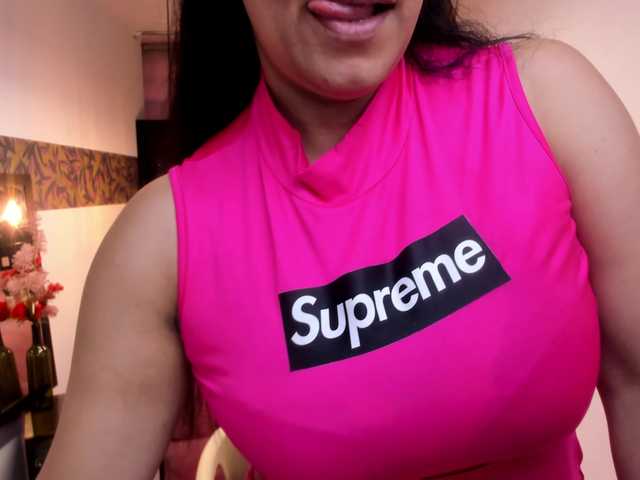  GiaFox chat room