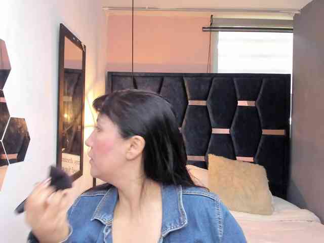 upskirt voyeur GiaFox