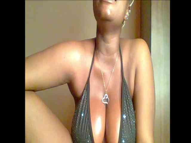 Thickerboobs-xx webcam