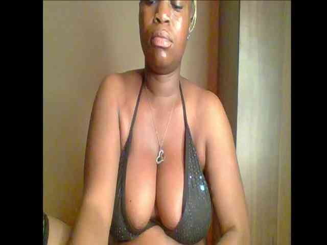 Thickerboobs-xx webcam