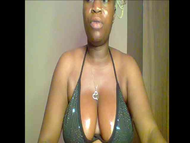 Thickerboobs-xx webcam