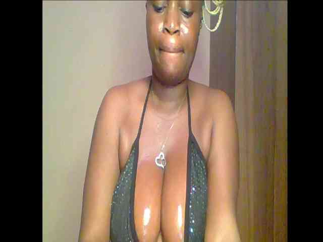 Thickerboobs-xx webcam