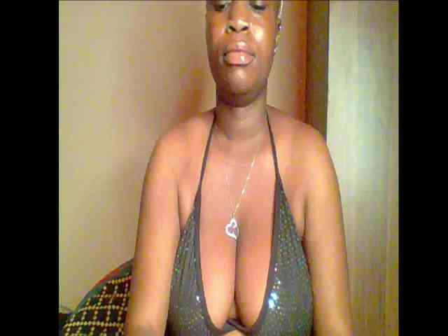 Thickerboobs-xx webcam