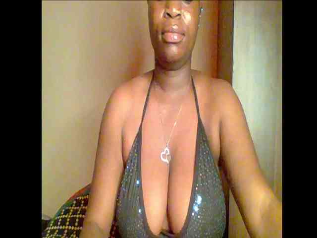 Thickerboobs-xx webcam
