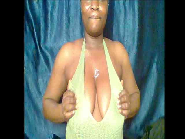 Thickerboobs-xx webcam