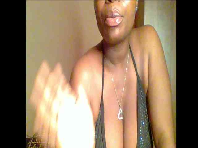 Thickerboobs-xx webcam