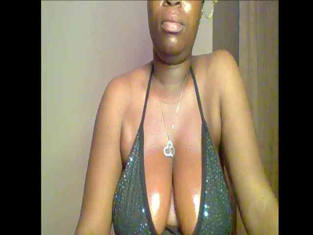Thickerboobs-xx webcam
