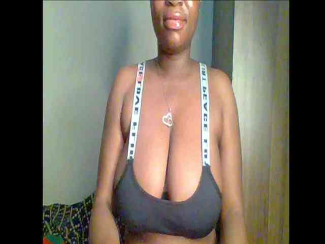 Thickerboobs-xx webcam