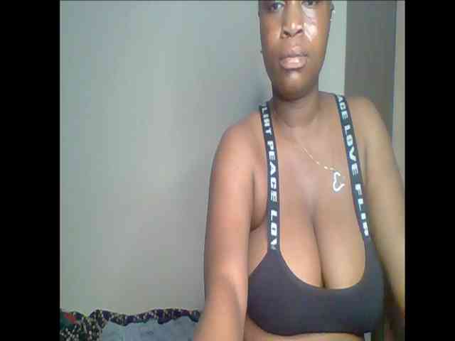 Thickerboobs-xx webcam