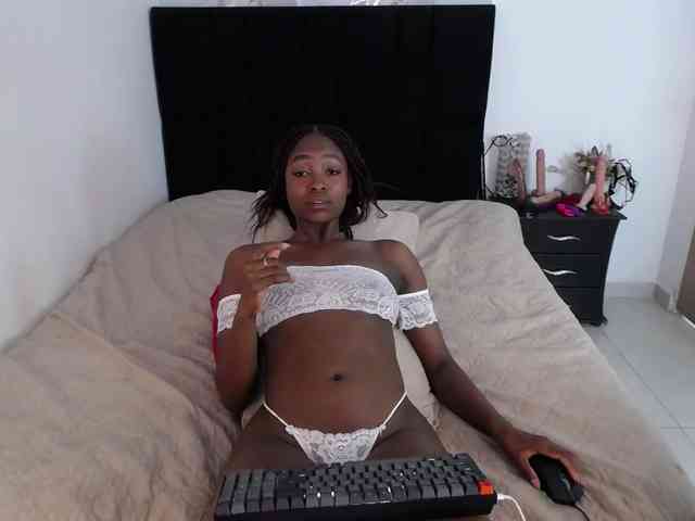 angelineYasminlove webcam