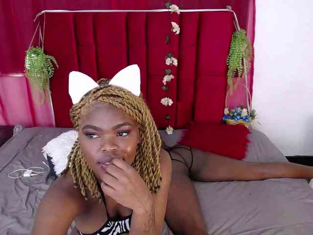 angelineYasminlove webcam