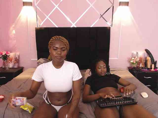 angelineYasminlove webcam