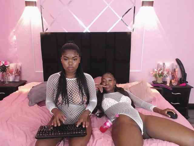 angelineYasminlove webcam