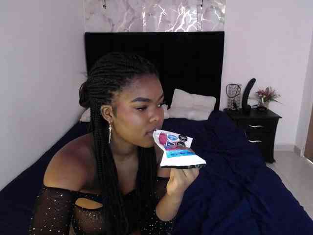 angelineYasminlove webcam
