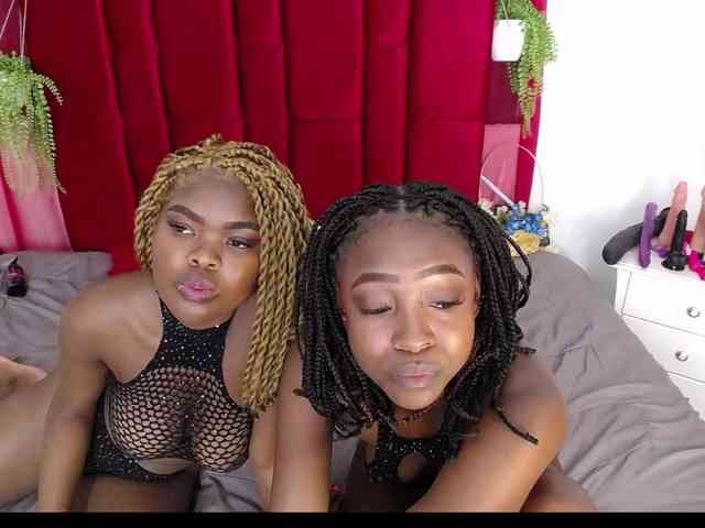 angelineYasminlove webcam