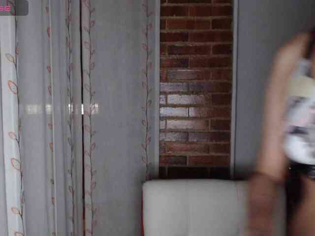 malla-shy webcam