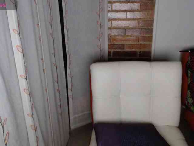 malla-shy webcam