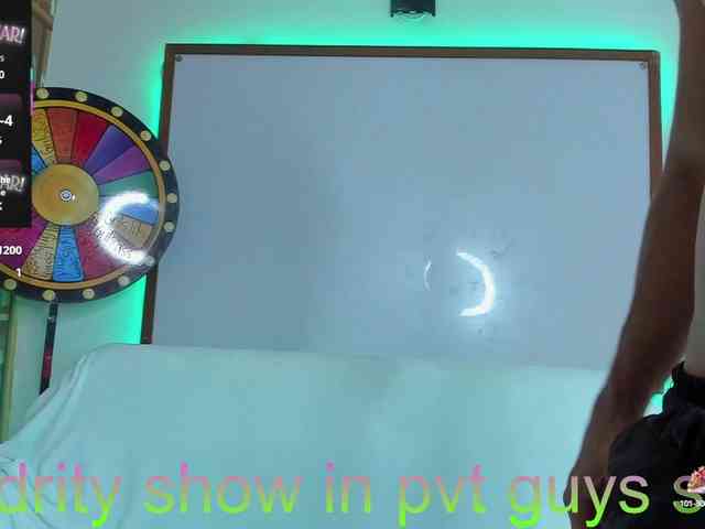 LetsDoeIt111 webcam