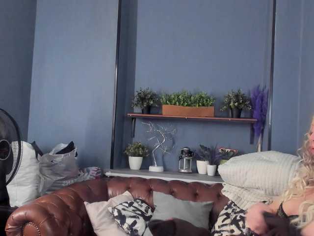 JessicaFoxie's BongaCams show and profile