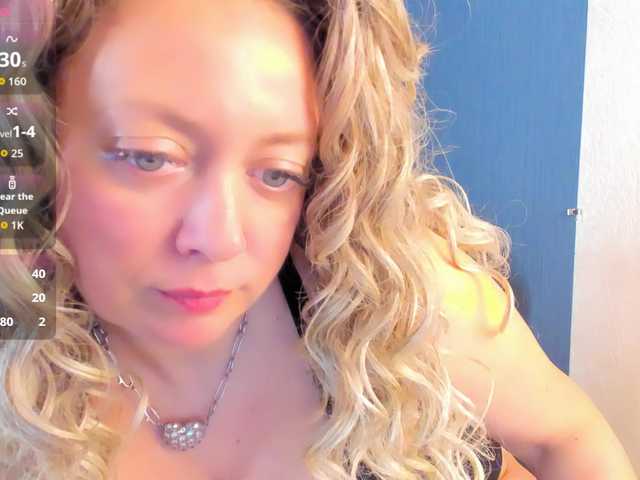 JessicaFoxie's BongaCams show and profile