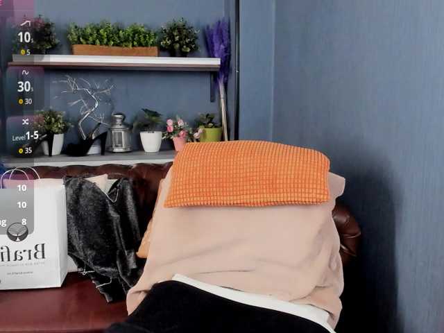 Watch JessicaFoxie Streaming Live