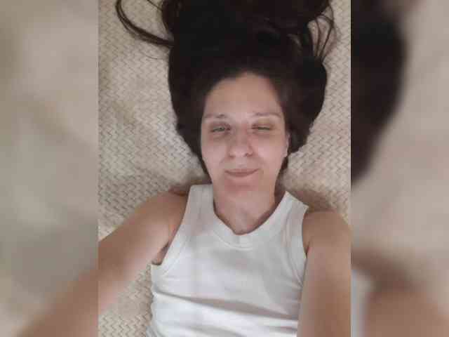 BellaTasty webcam