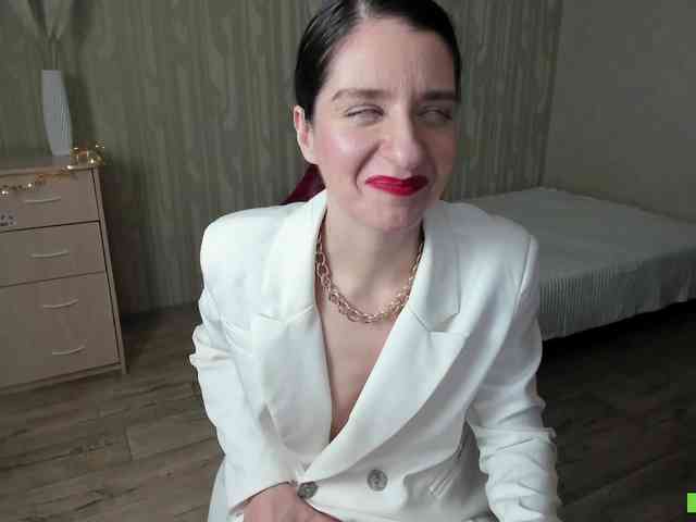 BellaTasty Live Webcam on BongaCams