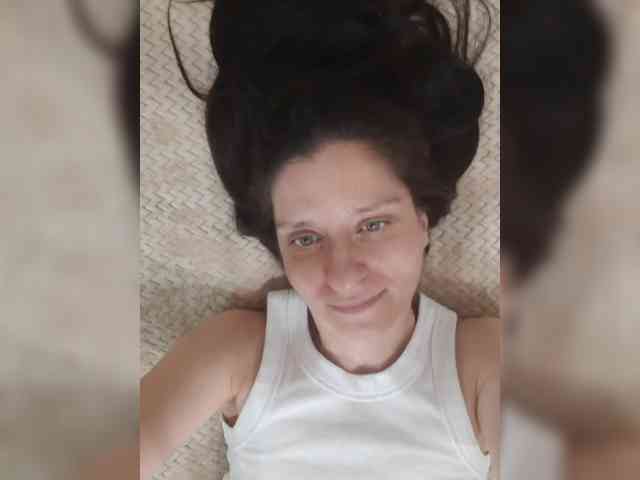BellaTasty webcam