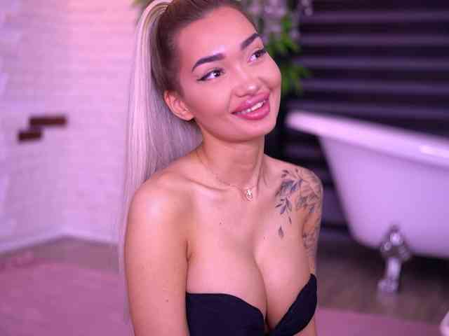 free nude chat room SashaFerrera