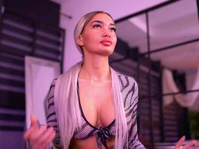sex show SashaFerrera