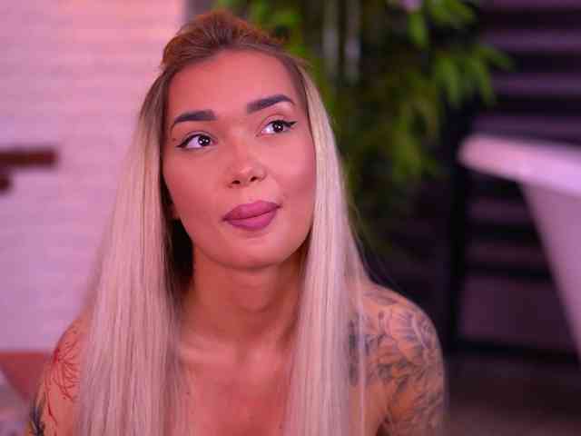 sex show SashaFerrera