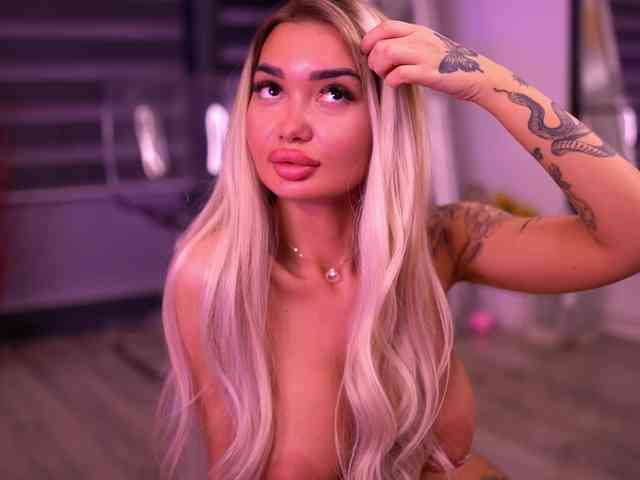 free nude chat SashaFerrera