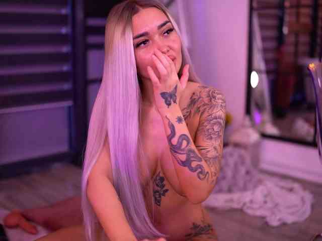 sex chatting SashaFerrera