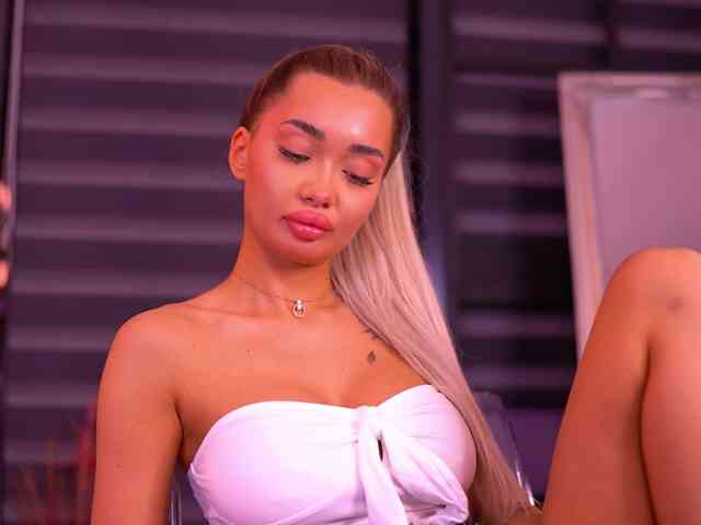SashaFerrera Live Webcam on BongaCams