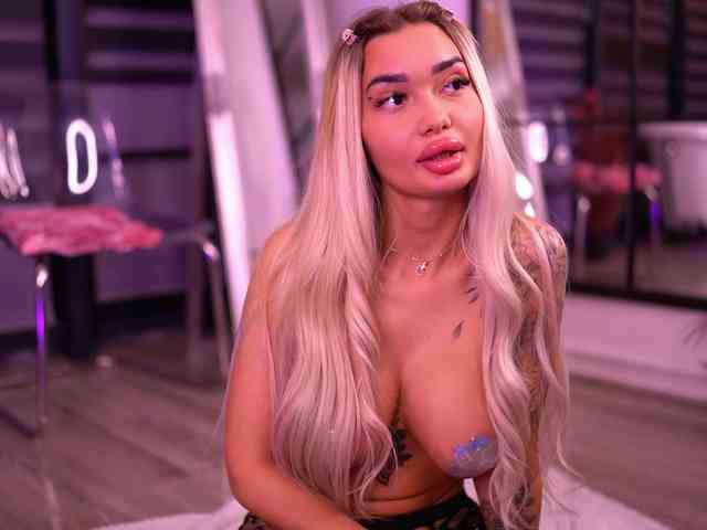 live nude cam SashaFerrera