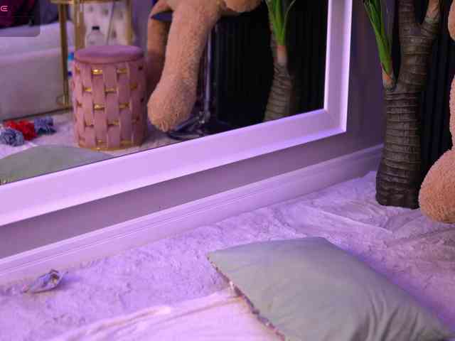 SashaFerrera webcam