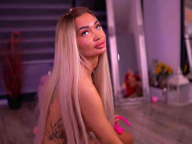 livesex web cam SashaFerrera