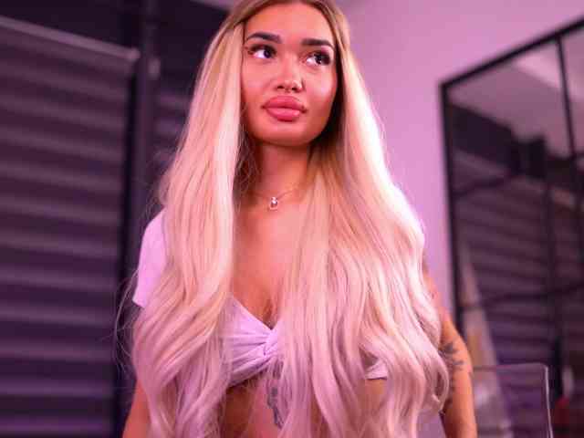 SashaFerrera Live Webcam on BongaCams