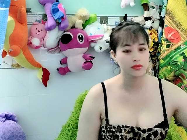 Youngsee69's BongaCams show and profile