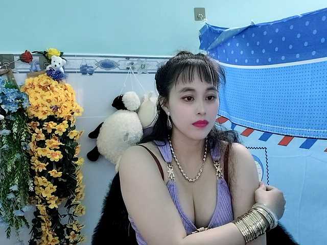 Youngsee69 webcam bongacams model stream image