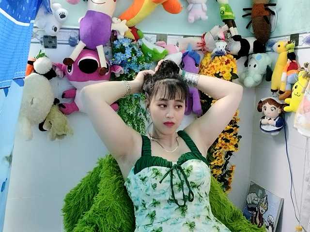 Youngsee69 webcam bongacams model stream image