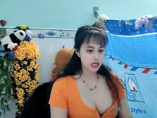 Youngsee69 Live Webcam on BongaCams