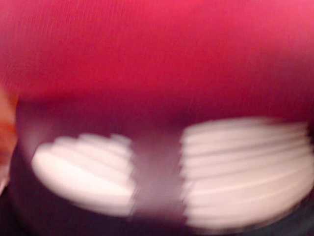 leonela's BongaCams show and profile