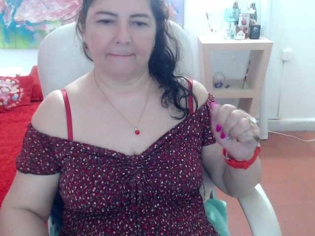 leonela's BongaCams show and profile