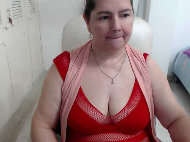 leonela's BongaCams show and profile