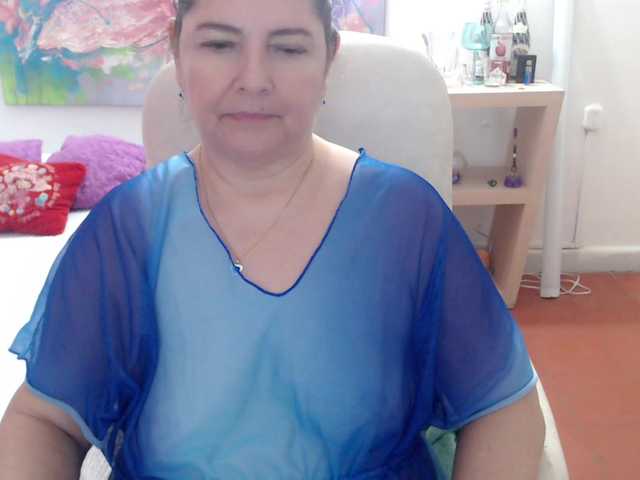 le modèle leonela est en webcam porno dans un show sur le site bongacams, il possède les tags suivants: Latino/Hispanic,Brunette,Hairy